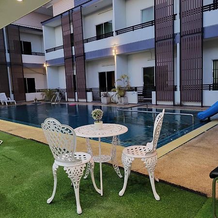 The S.G Hotel Buriram Extérieur photo