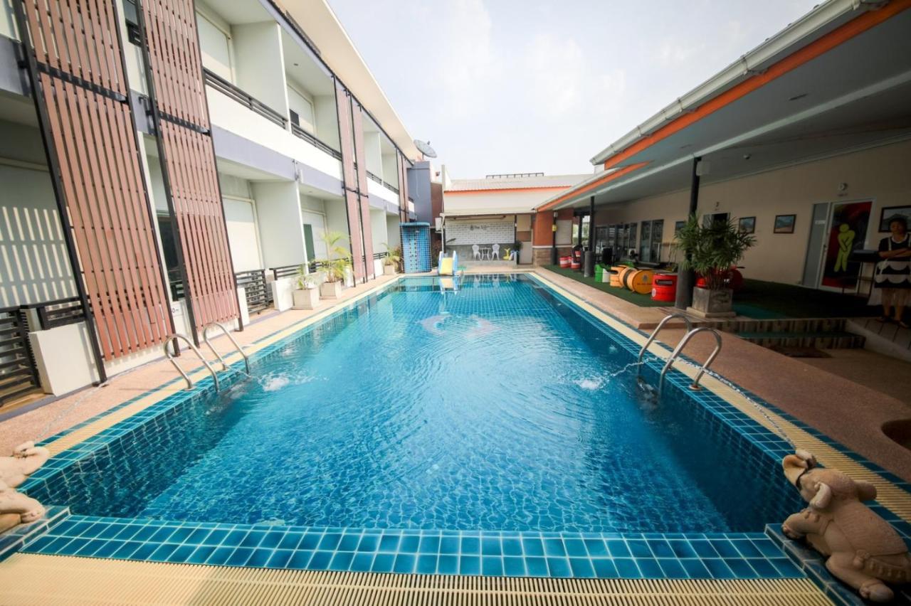 The S.G Hotel Buriram Extérieur photo